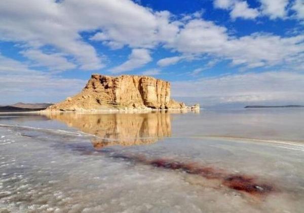 استخراج مواد معدنی از بستر دریاچه ارومیه؟