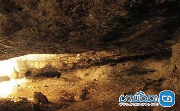 غار شعیب یکی از جاذبه های طبیعی استان کرمان است